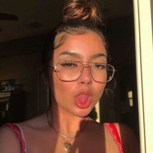 Meet your Posher, Jacqueline